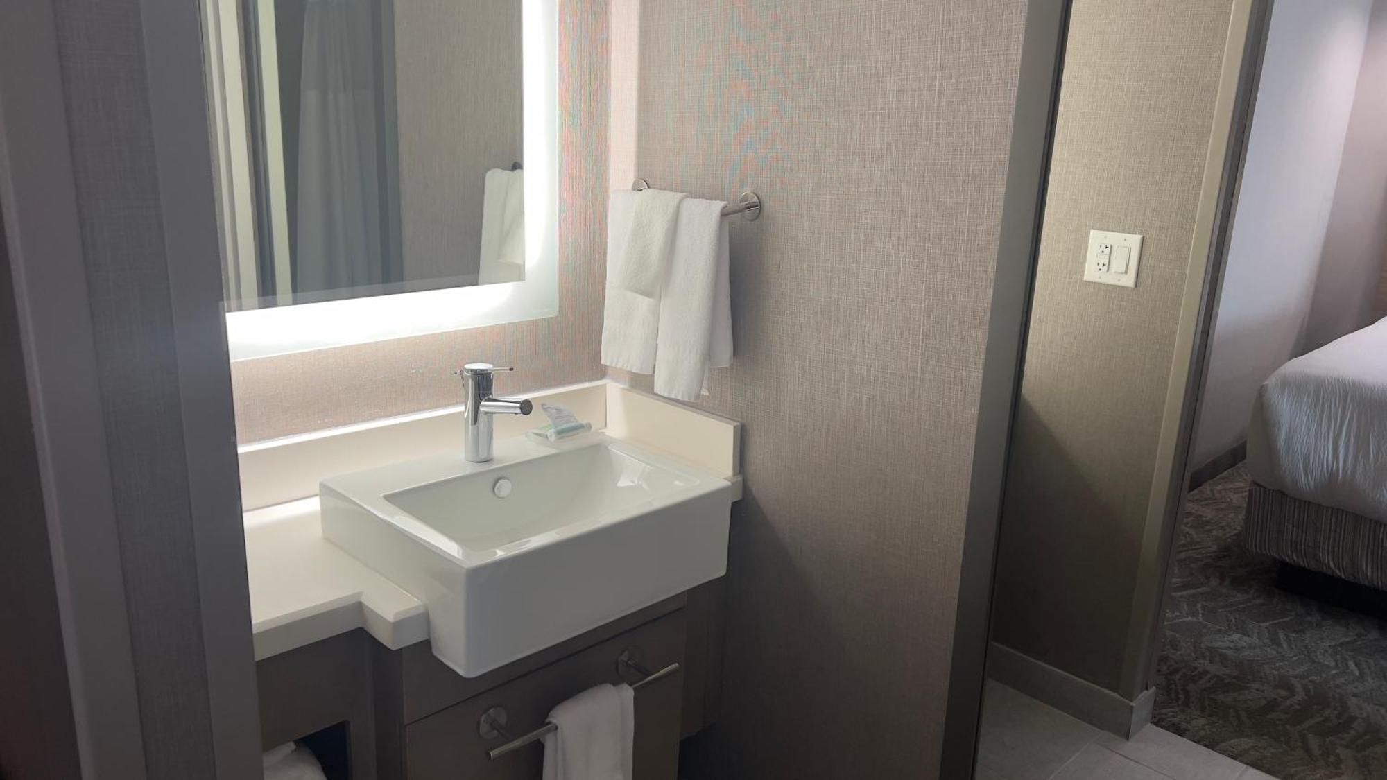 Springhill Suites By Marriott Lansing Exterior photo
